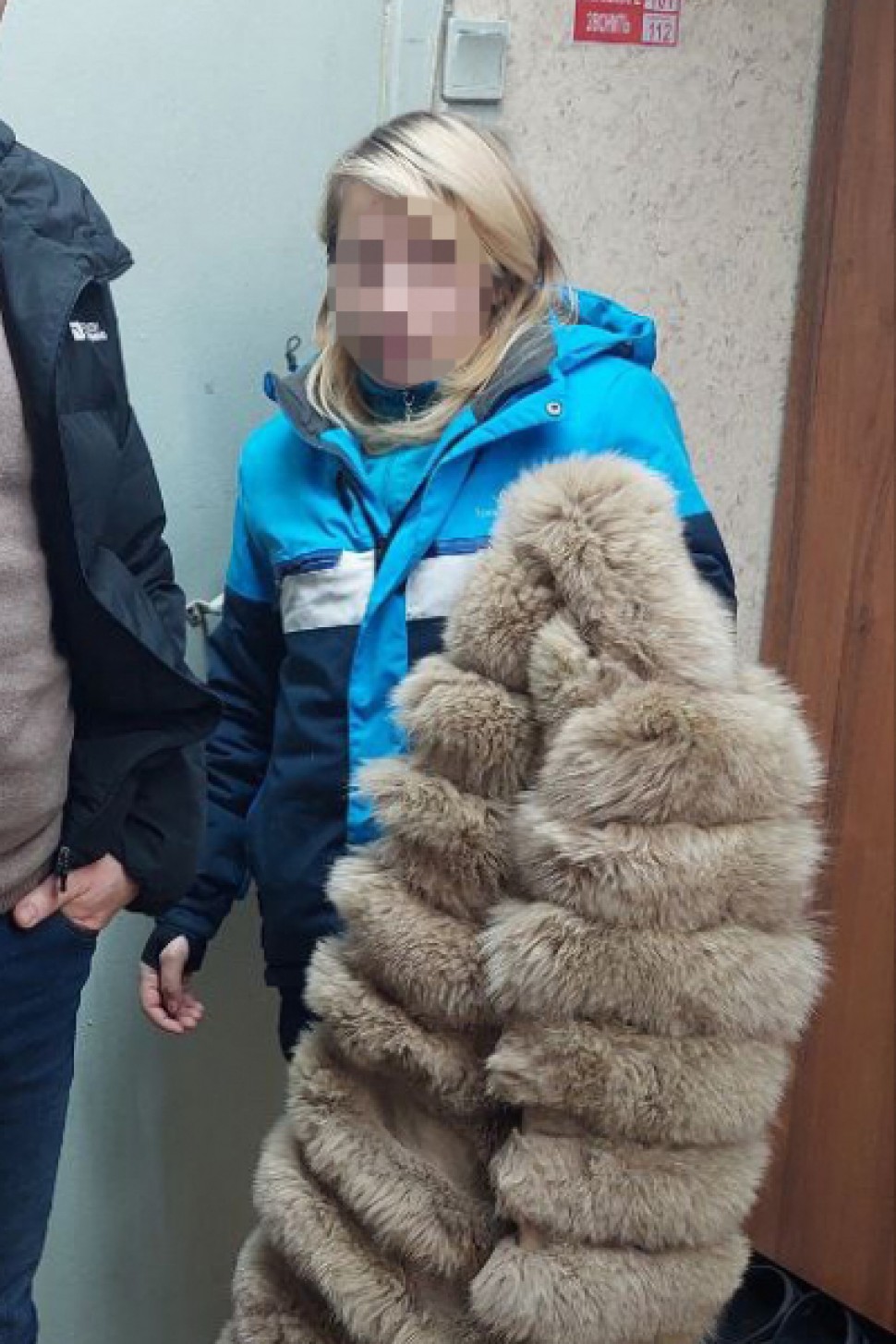 Женщина в Архангельске украла шубу и гаджеты